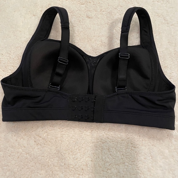 SOLD Lululemon Ta Ta Tamer Bra Size 36C Black - Picture 2 of 6